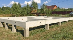 Свайный фундамент с ростверком: метод строительства