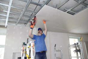 Выравнивание потолка гипсокартоном: пошаговая инструкция