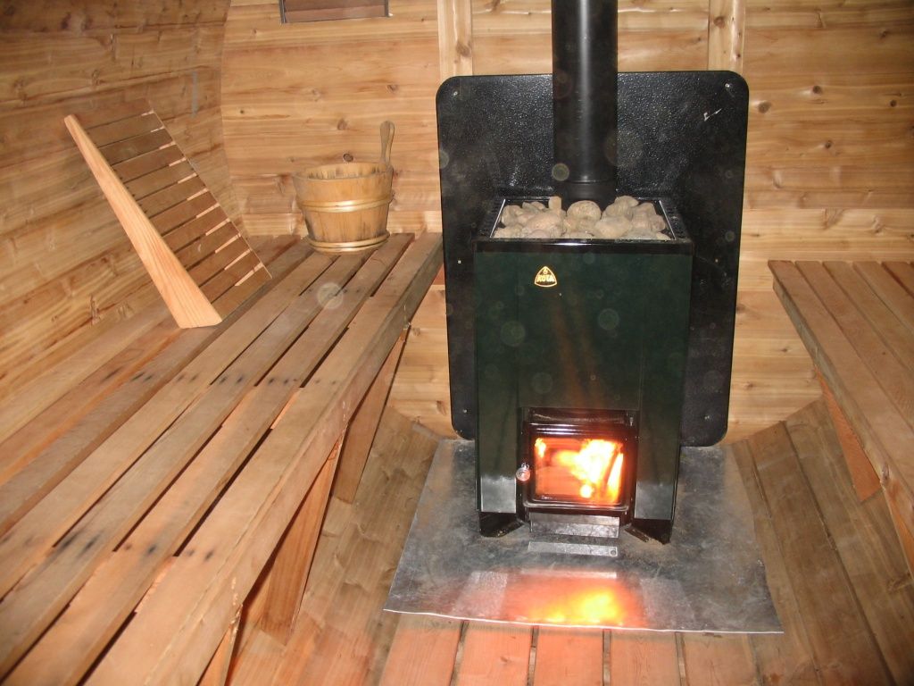 установка печи в деревянной бане
